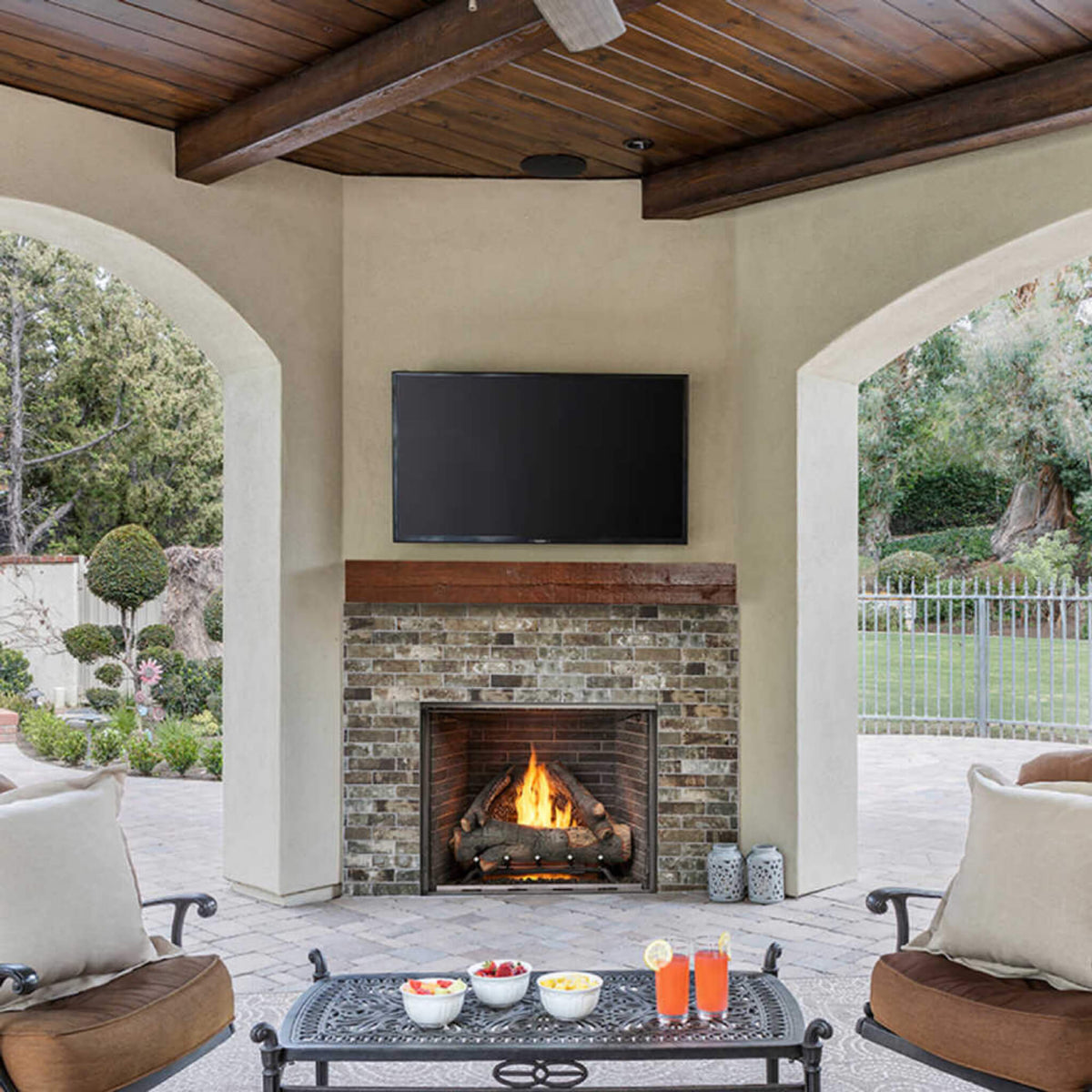Majestic Traditional Stacked Brick Courtyard Outdoor Gas Fireplace [ODCOUG-36/42SSL] (SAK95813)