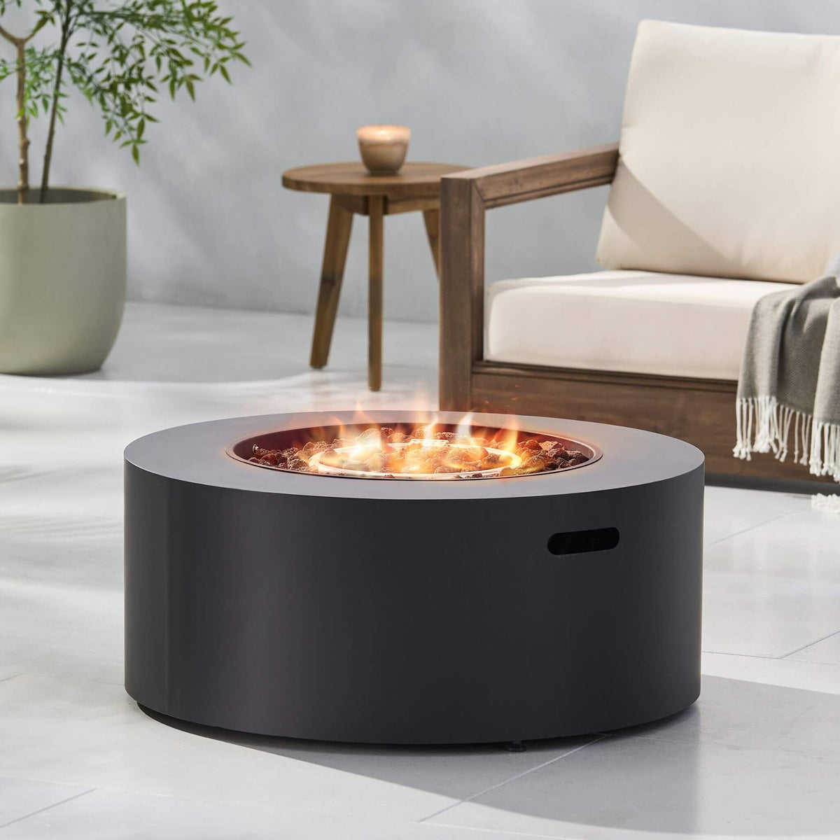 Alora Modern 32-Inch 40K BTU Round Iron Propane Fire Pit (SAK29102)